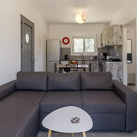 Manos House - Elegant Modern Escape *