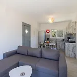 Manos House - Elegant Modern Escape Semesterbostad