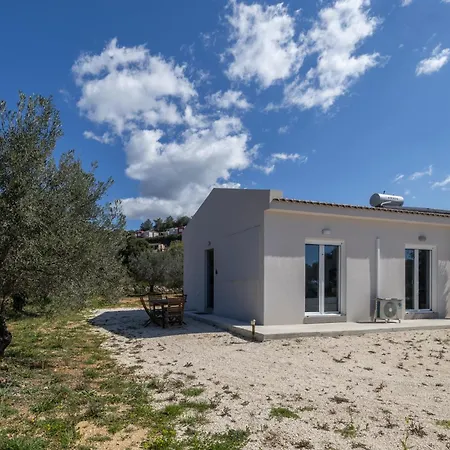 Manos House - Elegant Modern Escape Case de vacanță Svoronata