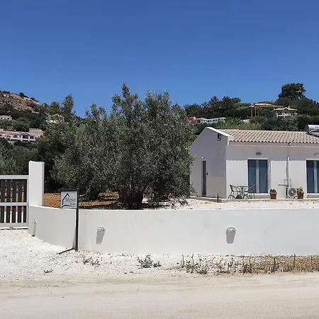 Manos House - Elegant Modern Escape Case de vacanță Svoronata