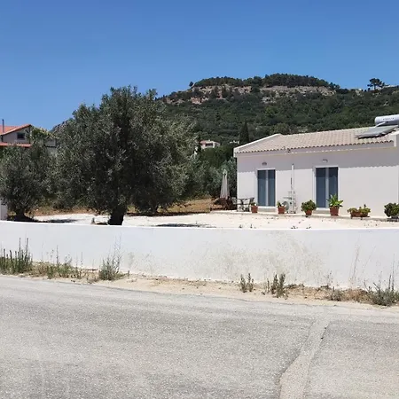 Manos House - Elegant Modern Escape *