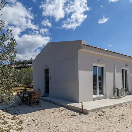Manos House - Elegant Modern Escape Svoronata