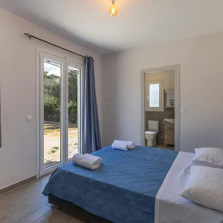 Manos House - Elegant Modern Escape
