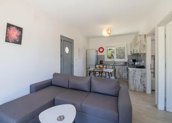 Manos House - Elegant Modern Escape Dom wakacyjny