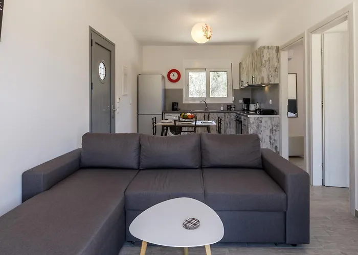 Manos House - Elegant Modern Escape *