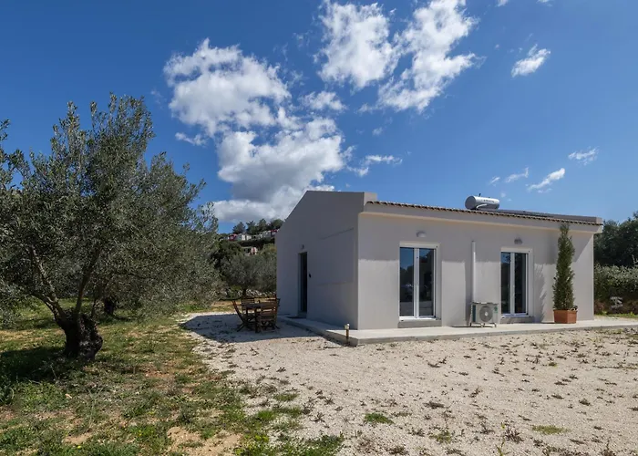 Manos House - Elegant Modern Escape Holiday home Svoronata