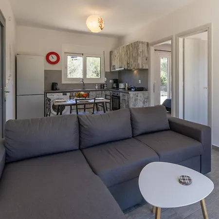 Manos House - Elegant Modern Escape 度假居